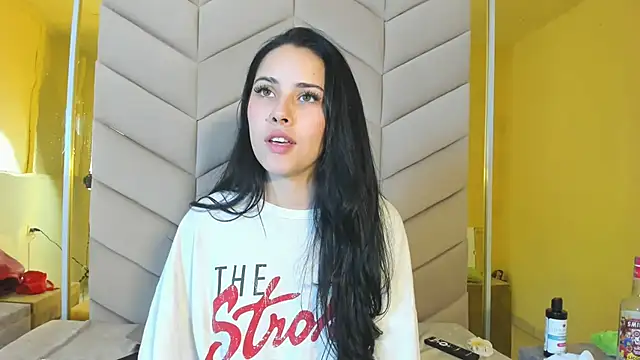 ElaVictoria live
