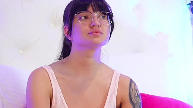NadiaKeyss live