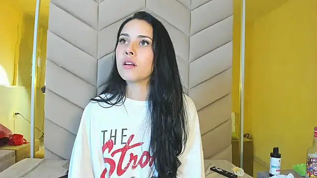 ElaVictoria live