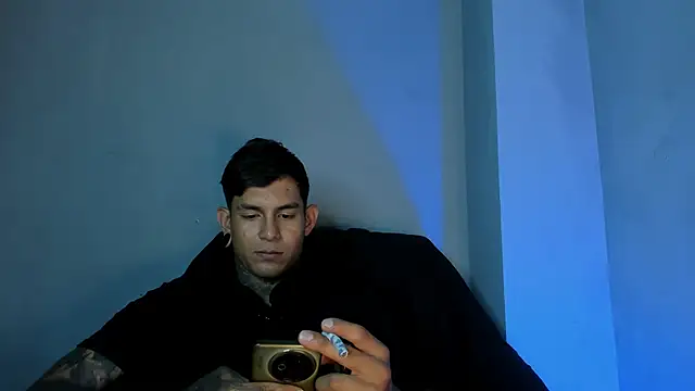 Travisttanner28 live