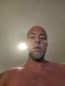 HornyDaddyMuscle live