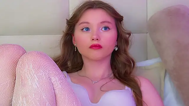 KeiraAsti live