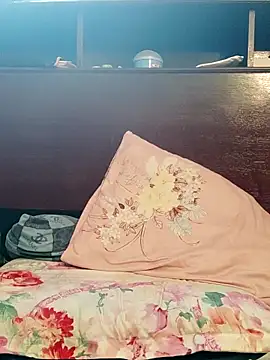 QueenSoreal live