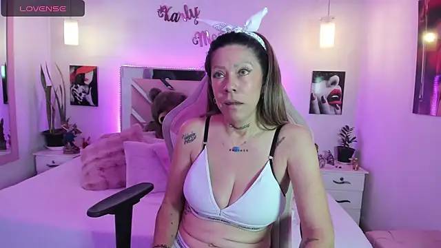 Karly_moon live
