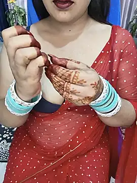 Curvy_Nayara live