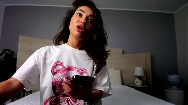 EllaWhiteX live
