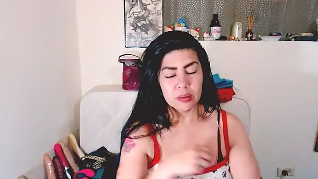 luisahott profile