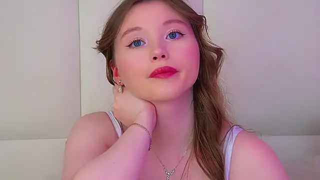 KeiraAsti live