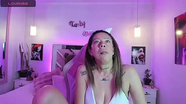 Karly_moon live