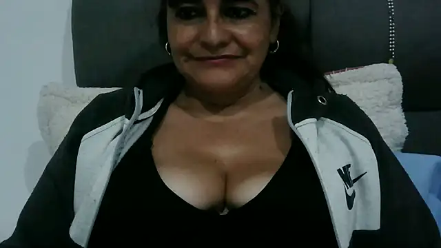 BiancaSteel live