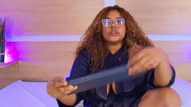Your_big_ebony_goddness live