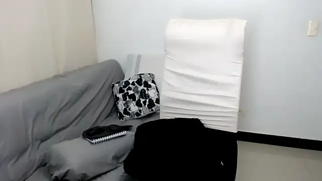 Laura-pervert live