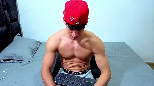 Luke_Muscle live