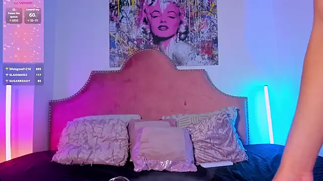 TyraHoney live