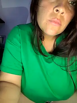 CurvyMilen live