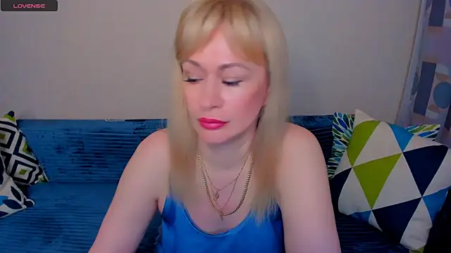 EllenMoore live