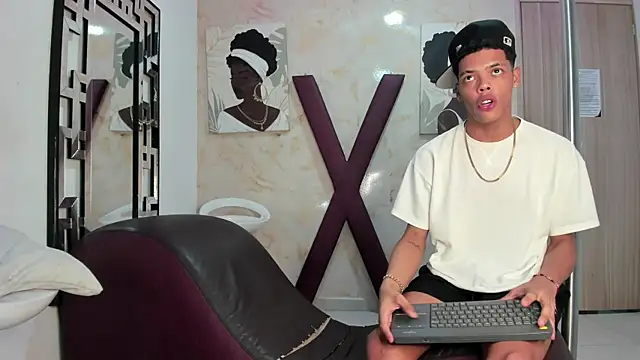 BLACK_AND_WHITET live