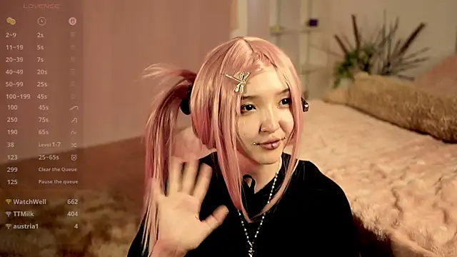 Linhmew live
