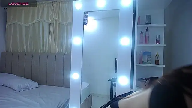 Kitty_ruiz18 live