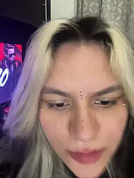 NaylaVelvet live