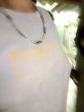 tuyet-nhi live