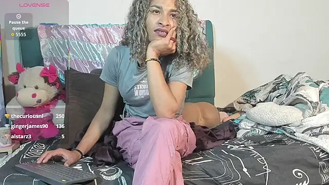 StefanyMiler live