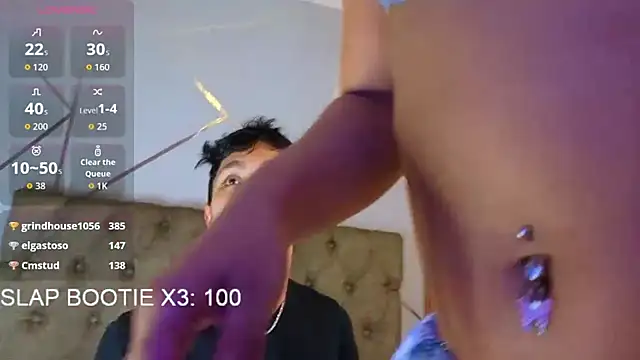 charlottee_white live