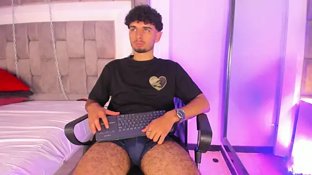 LucasThomson_ live