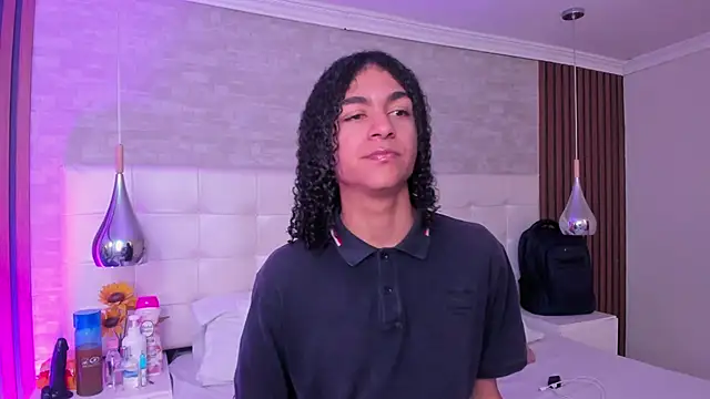 KyleeSmiith live
