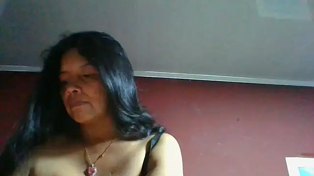 DianaOchoa_ live