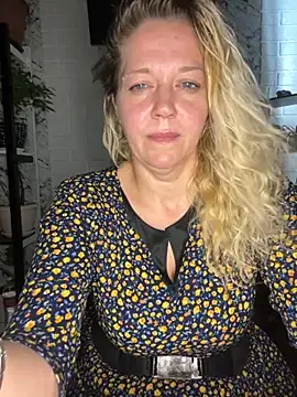 JenniferCarmen live