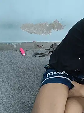 Virgin_Girlss live