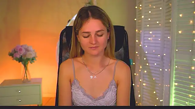 DeboraLarson live