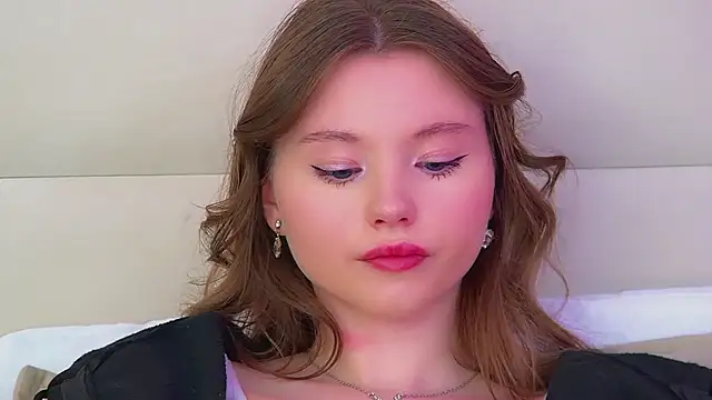 KeiraAsti live