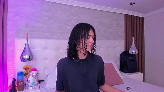 KyleeSmiith live