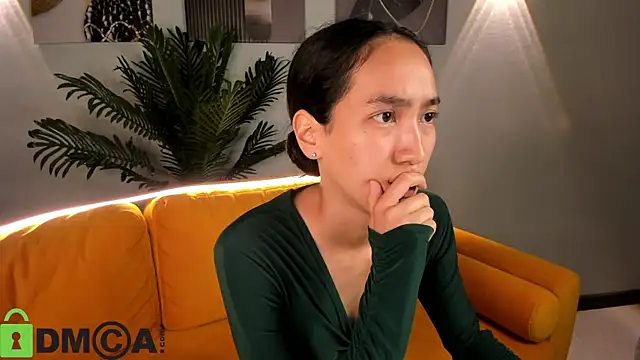 FlirtyAura live
