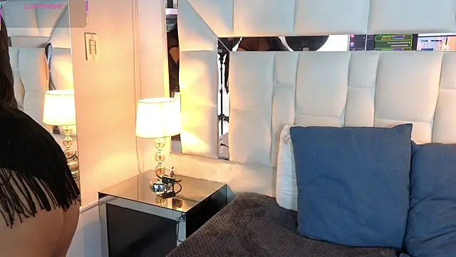 IssaJones_ live