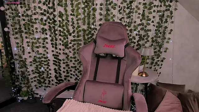 Jooyce_Howward live