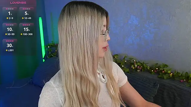 LindaThackerr live
