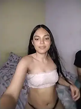 Female_puppy_in_heat live