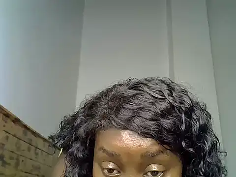 Secretary_sandie live