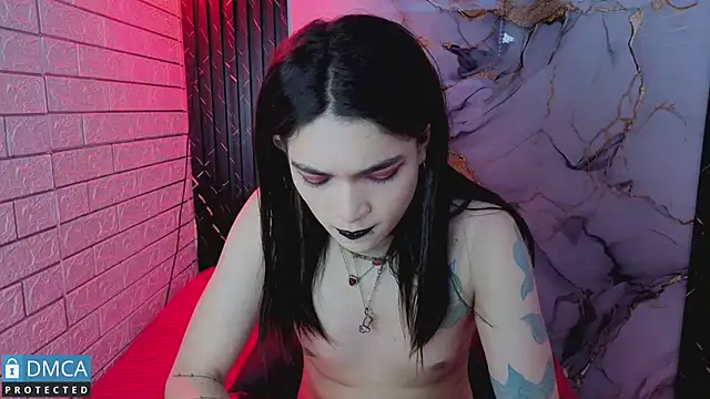 MaeveKuro live