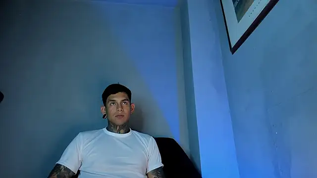 Travisttanner28 live