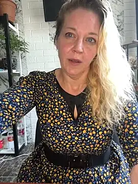 JenniferCarmen live