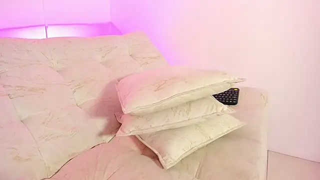 LiaCampbell_ live