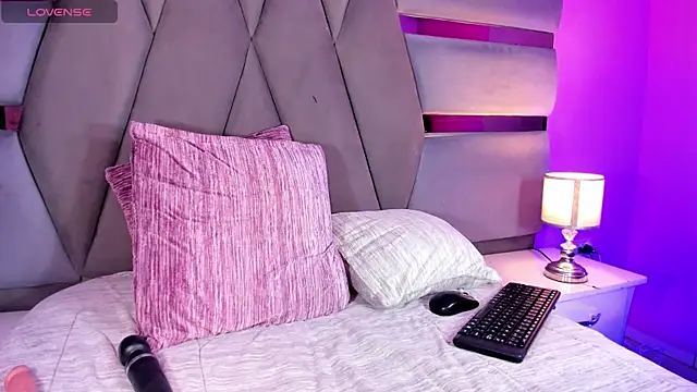 call_me_nora live