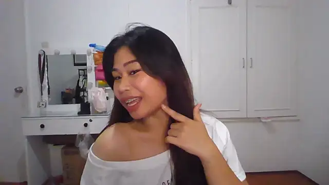 CathleenLaurole live