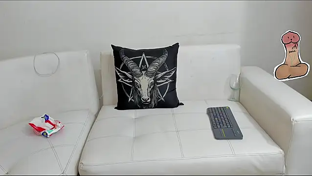 ThomasThundr live