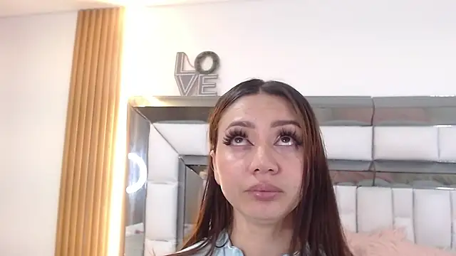 rebecagoldene live