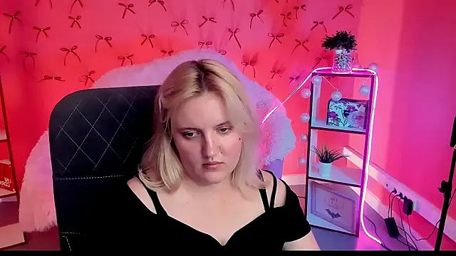 KathyBriggs live